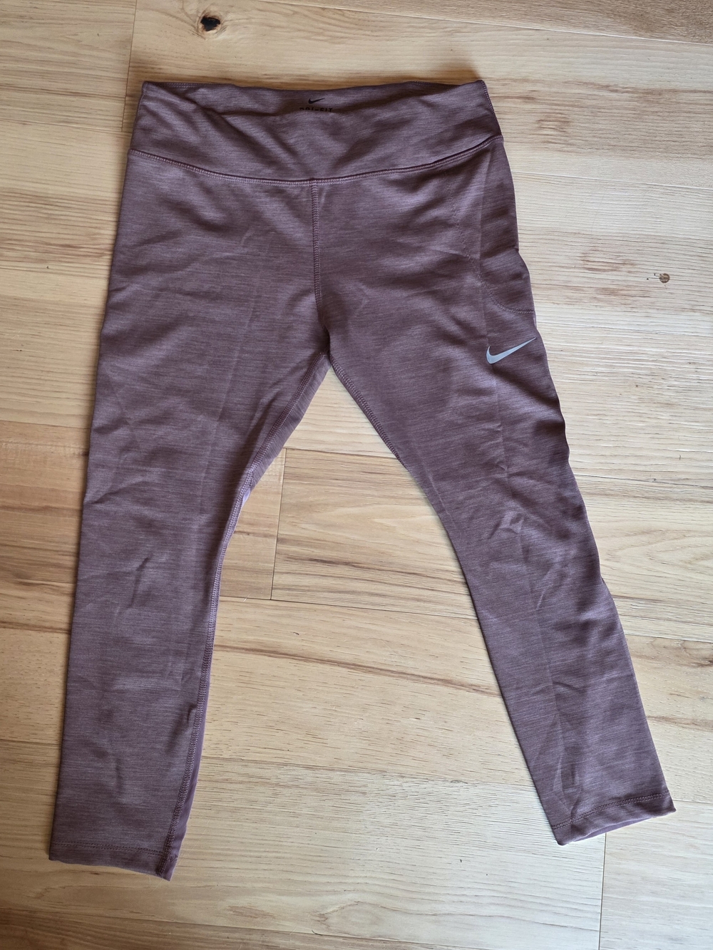 Nike Women's Mauve Athletic 7/8 Leggings
